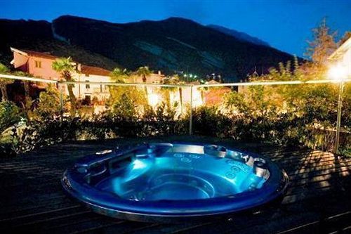 Albergo Al Caminetto Torbole Sul Garda Extérieur photo